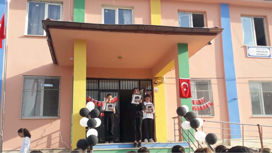 Okulumuzda 12 mart istiklal marşımızın kabulü ve Mehmet Akif Ersoy'u anma programı yapıldı